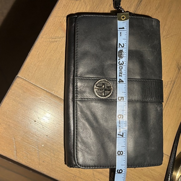 Giani Bernini Genuine Leather Cross Body 9”X6” Inside Lined in Black Cloth. EUC. - Picture 3 of 13